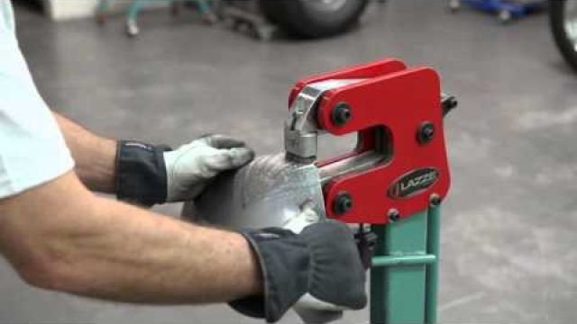Metal Shaping with Lazze: Cab Corner (Stretcher and English Wheel Techniques).